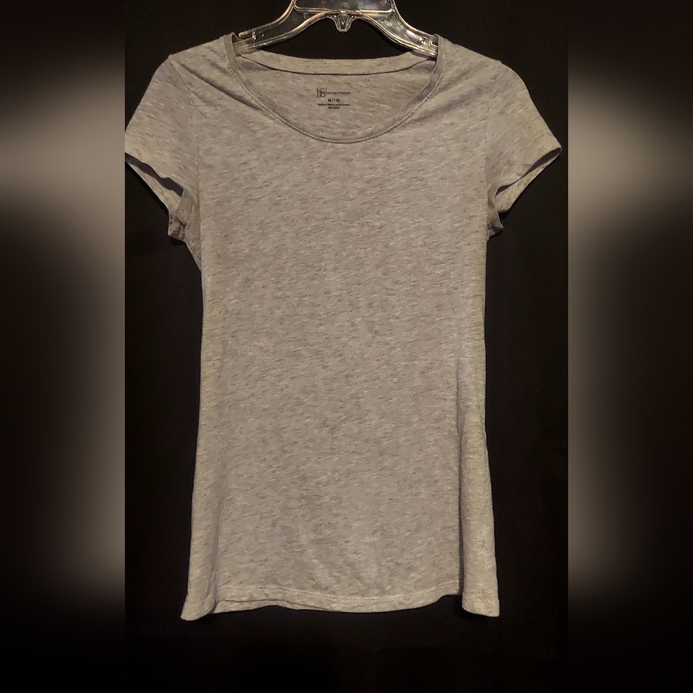 Junior tshirt in medium size, good condition.